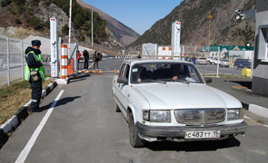 Tiflis: Rus-Gürcü  kapısından Ermenistan’a bir mermi bile gidemez