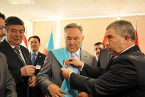 Nursultan Nazarbayev'e 'Avrasya nişanı'