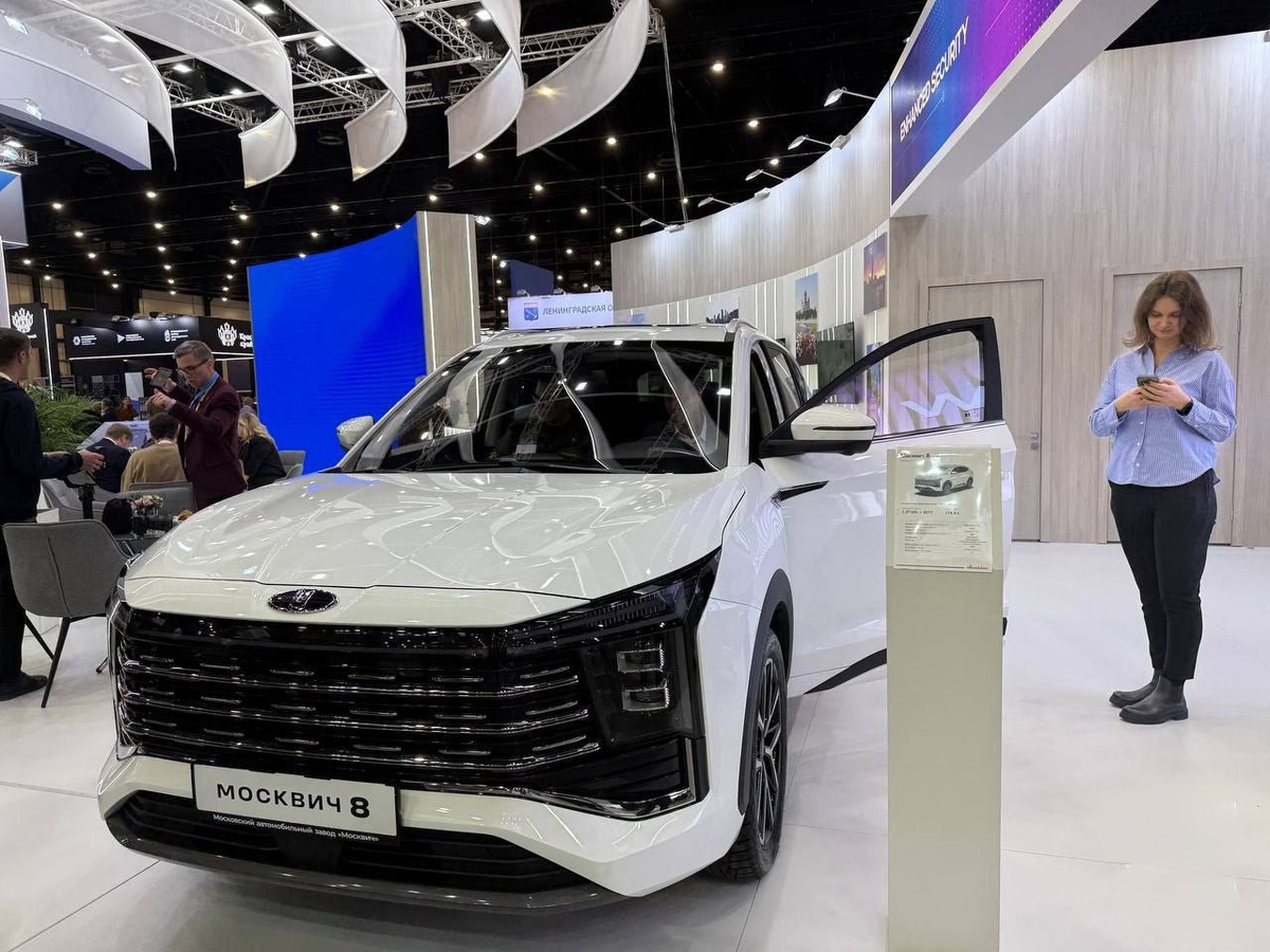 7 Kişilik 'Moskviç-8' Crossover Tanıtıldı