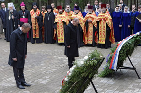 Putin: Totaliter rejim cinayetleri hiçbir şekilde savunulamaz