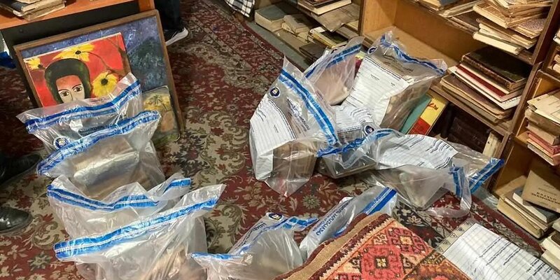 AB kütüphanelerinden tarihi Rus kitaplarını çalan çete çökertildi