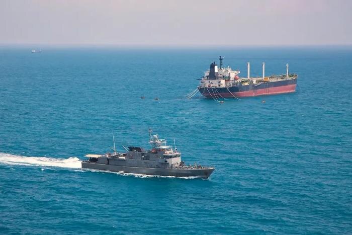 ABD'den Uluslararası Sularda Korsan Operasyonu: Rus Petrol Tankerini Alıkoydu