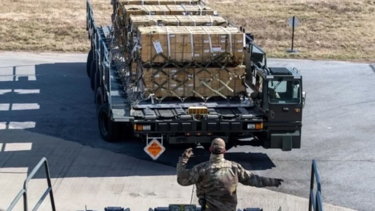 ABD'li Yetkililer: Ukrayna Yardımsız İki Gün Dayanamaz