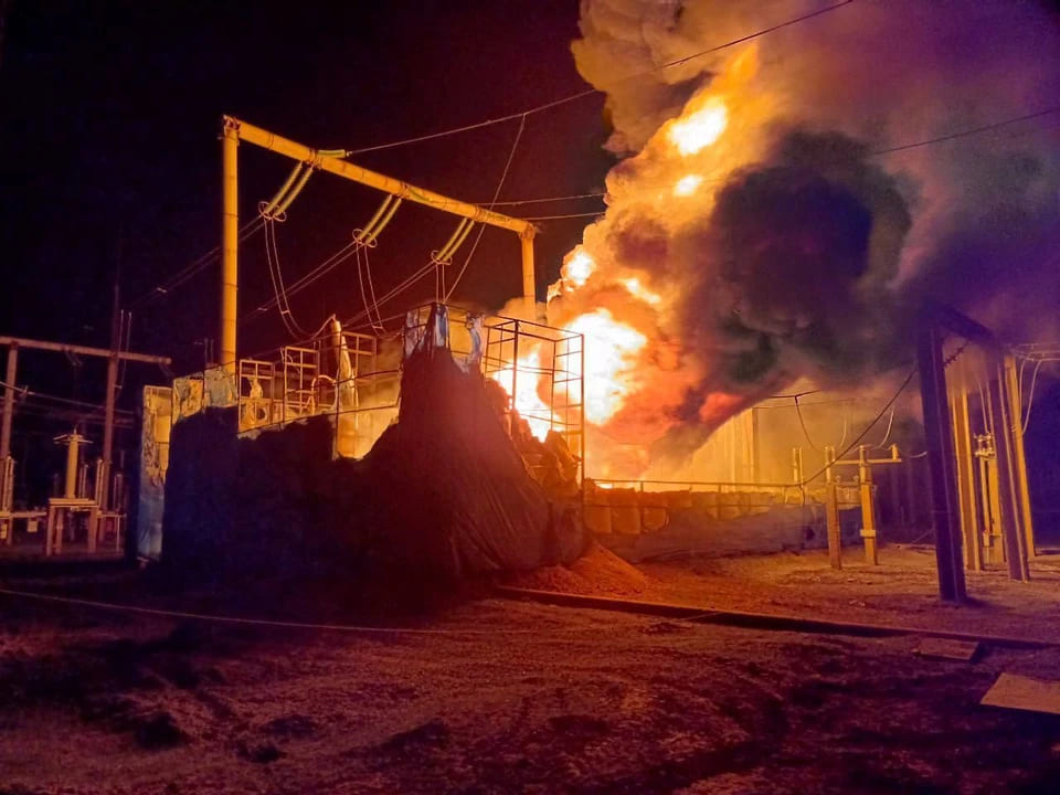 Dnipro ve Zaporijya Bölgeleri Patlamalar Sonrası Elektriksiz Kaldı