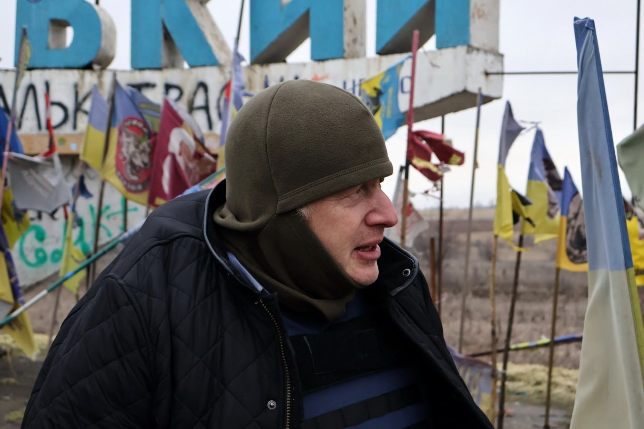 Eski İngiltere Başbakanı Johnson, Zaporojya Cephesinde: "Yorgunluklarını Görüyorum"