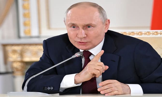 FT: Putin, döviz kontrollerini sıkılaştırmak için acil toplantı yapacak