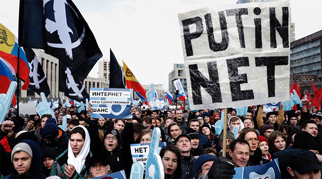 İnternet sınırlamalarını protesto etmek isteyen Ruslar sokağa çıktı - FOTO