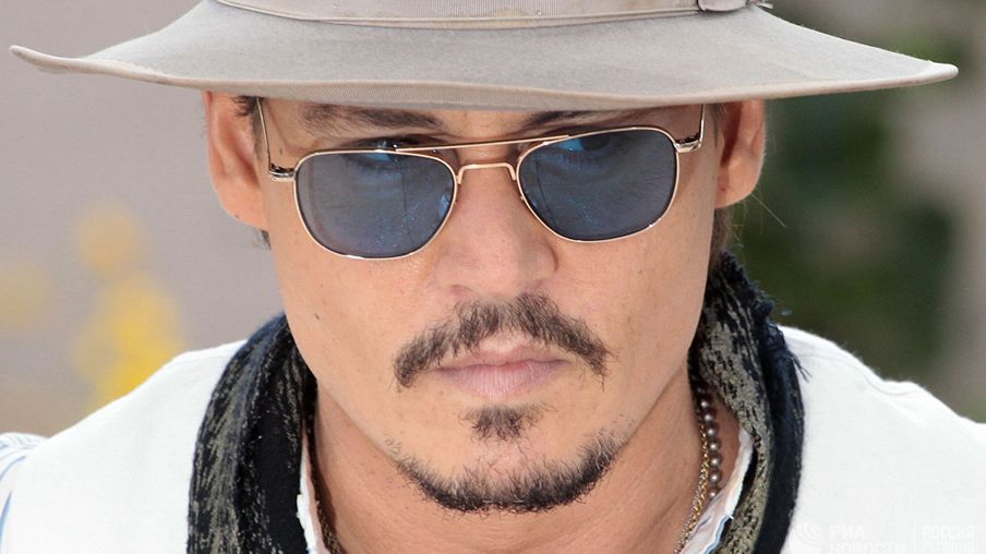 "Johnny Depp, 20 yaşındaki Rus sevgilisiyle evlenmek istiyor"