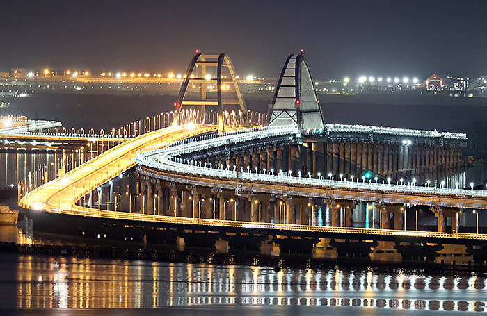 Kırım Köprüsü'nden Elektrikli ve Hibrit Araç Geçişi Yasaklanıyor