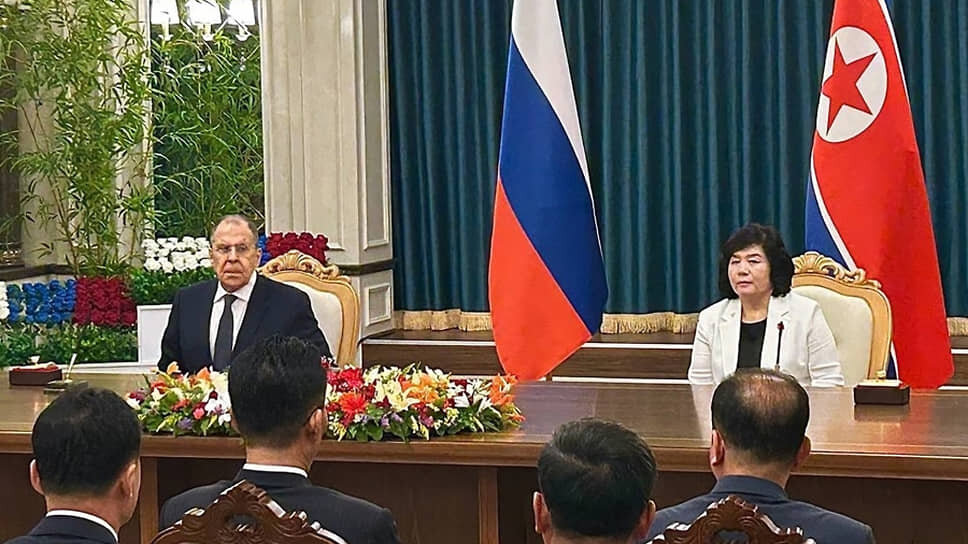 Lavrov: "Kuzey Kore, Rusya'ya Yardım Şeklini Kendisi Belirliyor"