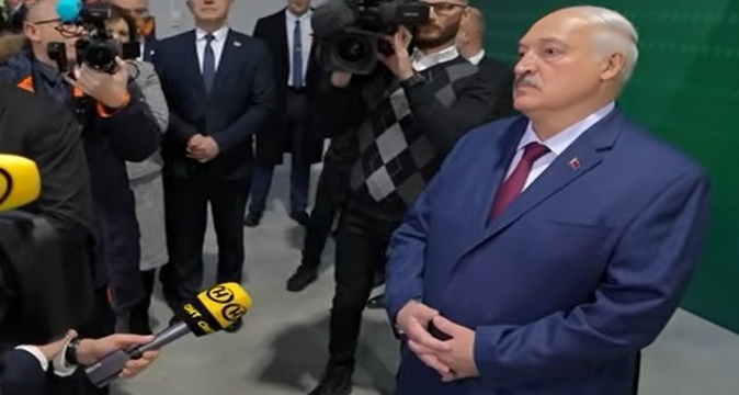 Lukaşenko'dan 'Oreshnik' Tehdidi: 'Sınırlarımıza Yaklaşmayın, Yoksa Vururuz'