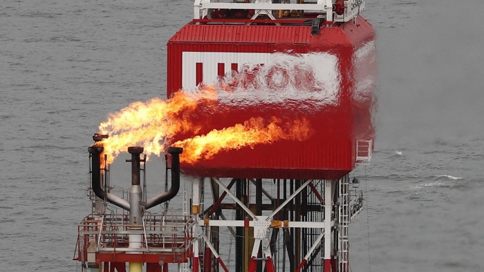 Lukoil, Yurtdışı Varlıklarını Carlyle'a Satmak İçin Anlaştı