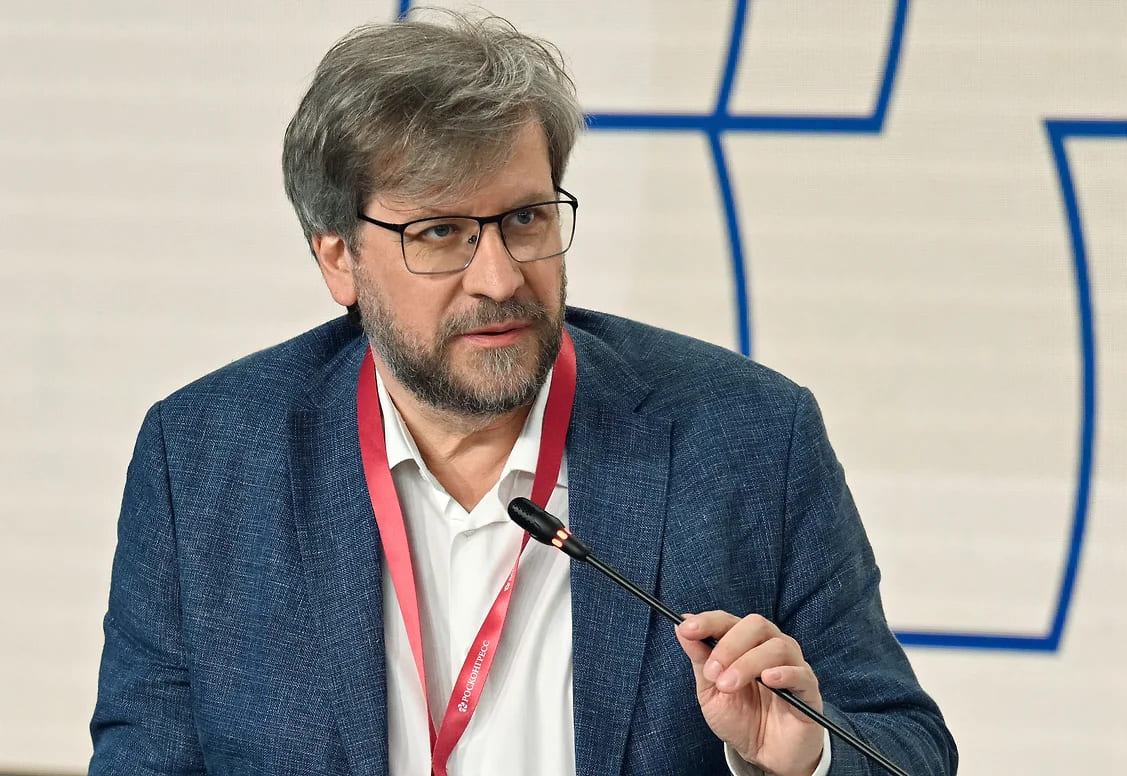 Lukyanov: Küresel Dengeler Değişiyor; Petrodolar Savaşın Gölgesinde Eriyor