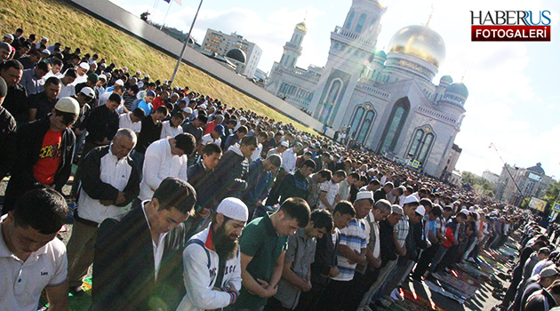 Rusya'da milyonlarca Müslüman Ramazan bayramını kutluyor