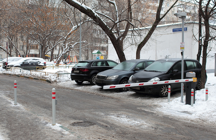 Moskova’da Dolandırıcılar Site Bariyerlerini Hackleyip Park Yeri Satıyor