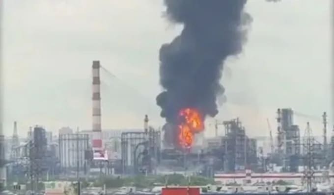 Moskova'da Petrol Rafinerisine İHA Saldırısı: Kapotnya'da Trafik Durdu
