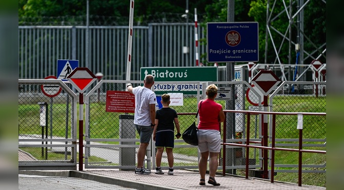 Polonya, Rusya ve Belarus'la Olan Tüm Sınır Kapılarını Kapatmaya Hazırlanıyor