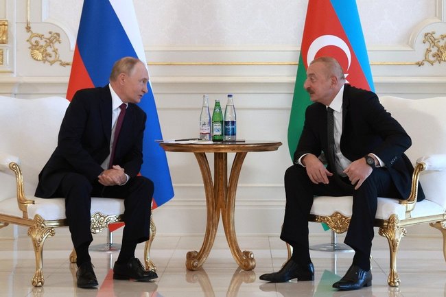 Putin, Aliyev’e Düşen AZAL Uçağıyla İlgili Olarak Özür Diledi