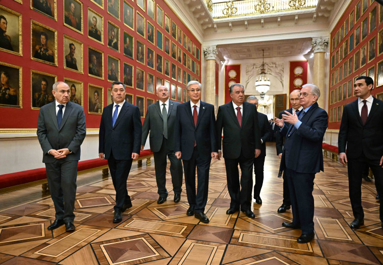 Putin, BDT Liderlerini Hermitage Müzesi'nde Ağırladı