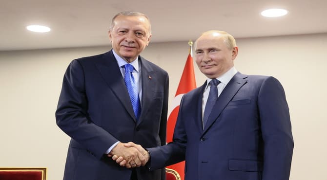 Putin: Erdoğan'dan Müzakerelerin İstanbul'da Yapılması İçin Destek İsteyeceğim