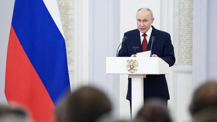 Putin: "Rusya Tarihi Bir Aşamadan Onurlu Şekilde Geçiyor"