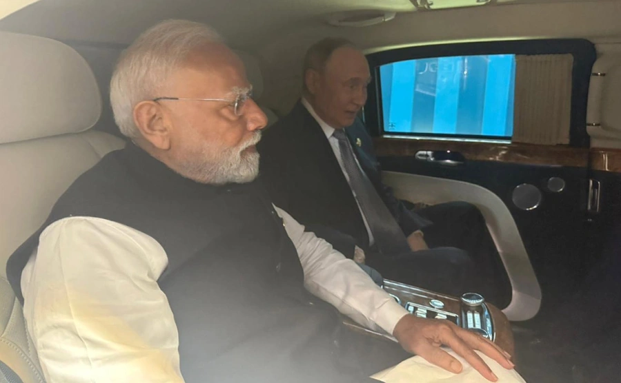 Putin ve Modi ŞİÖ Zirvesine Aynı Araçta Gitti
