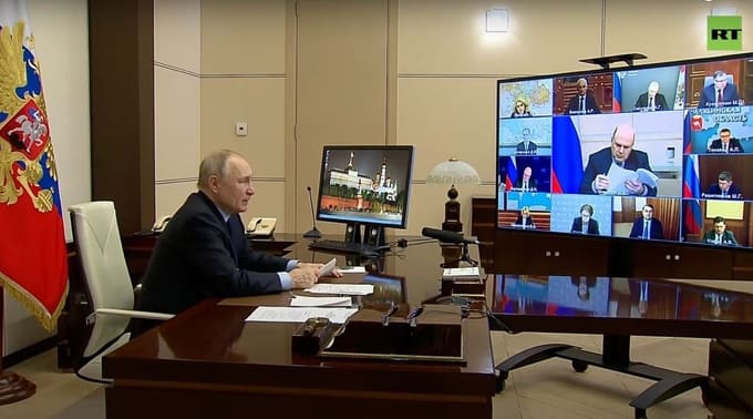 Putin: Yaptırımlar ekonomiyi orta vadede olumsuz etkileyebilir