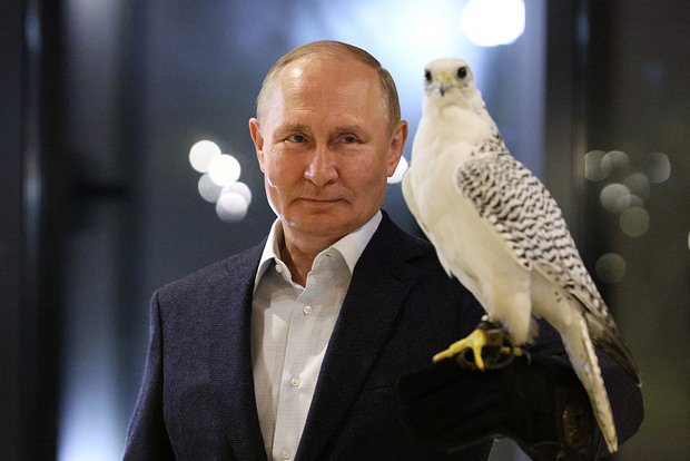 Putin'den Bahreyn Kralı'na Nadir Bulunan Çok Değerli Bir Hediye