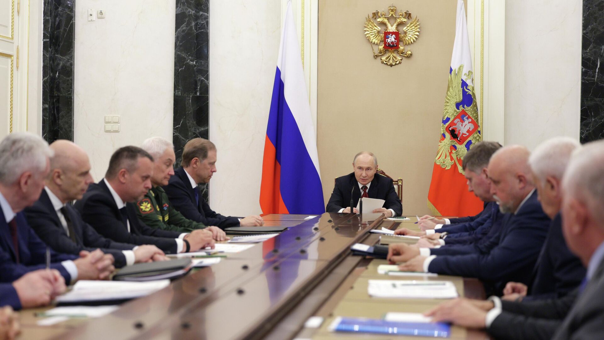 Putin'den Hükümete 'Yakıt Krizi İçin Sert Önlemler Alın' Uyarısı