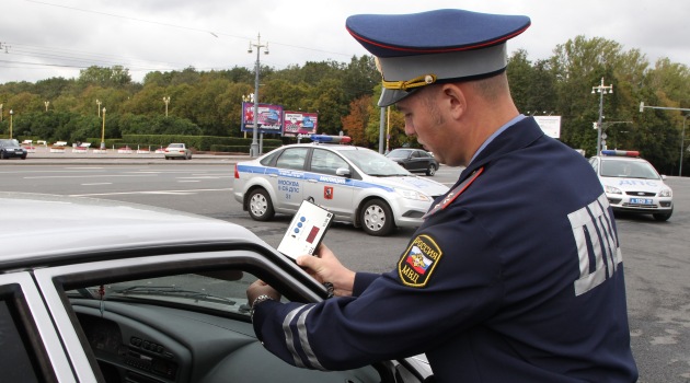 Rus trafik polisi 7141 alkolik sürücünün ehliyetine el koydu