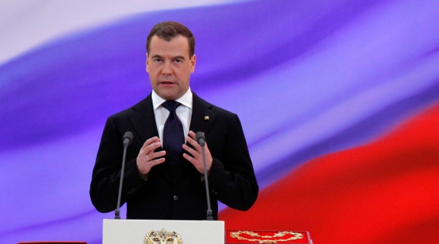 Medvedev’den Putin'e değişimlere devam çağrısı 