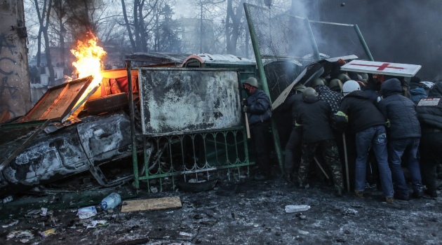 Ukrayna'da eylemler şiddetlendi, yüzlerce yaralı var