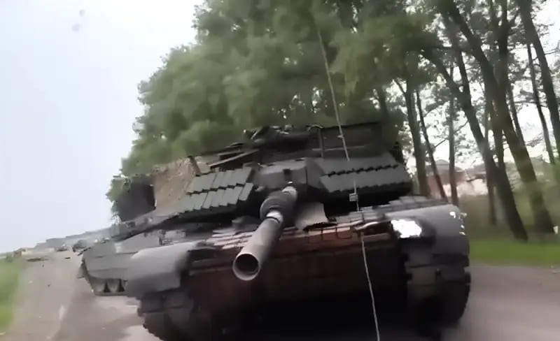 Ruslar Sumy'de 2 ABD Abrams Tankı Daha Ele Geçirdi; Toplam Sayı 22 Oldu