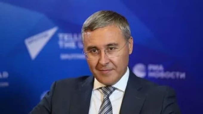 Rus Bakan'dan Şaşırtan Açıklama: "Fazla Yüksek Eğitim Zarar Veriyor"