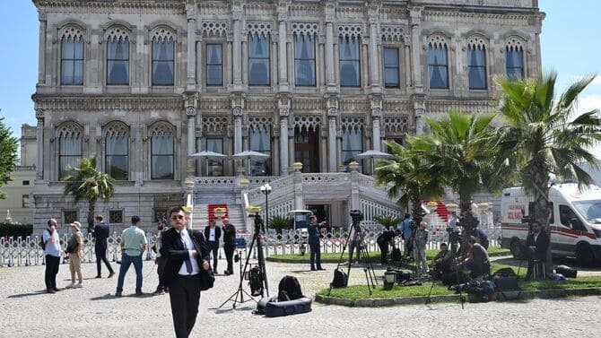 Rusya-Ukrayna Müzakereleri: Heyetler Geldi Ama Görüşmede Gecikme Yaşanıyor