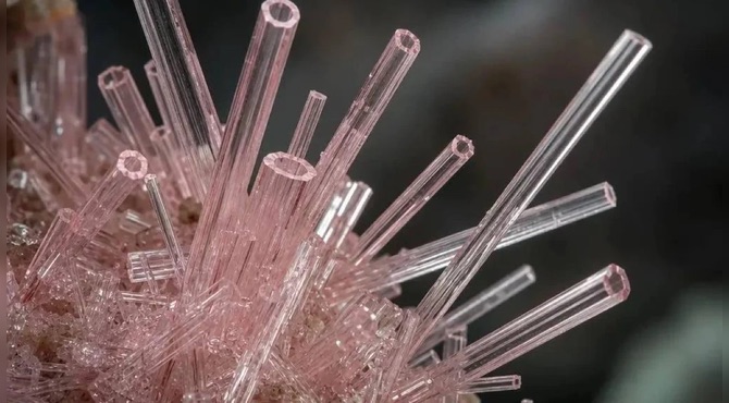 Rusya’da Altından Daha Değerli Yeni Mineral Keşfedildi: “Kola Ashcroftine”