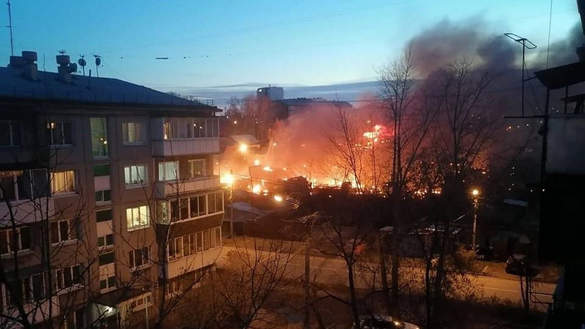 Rusya’da bir haftada ikinci uçak kazası: 2 katlı evin üzerine düştü