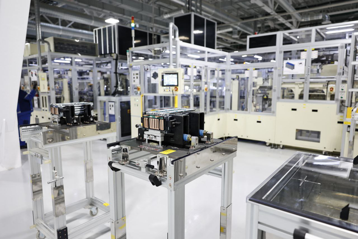 Rusya'da İlk Tam Kapasiteli Lityum-İyon Pil Fabrikası Açıldı