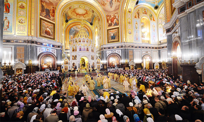 Rusya’da Ortodoks Hristiyanlar Noel’i kutluyor