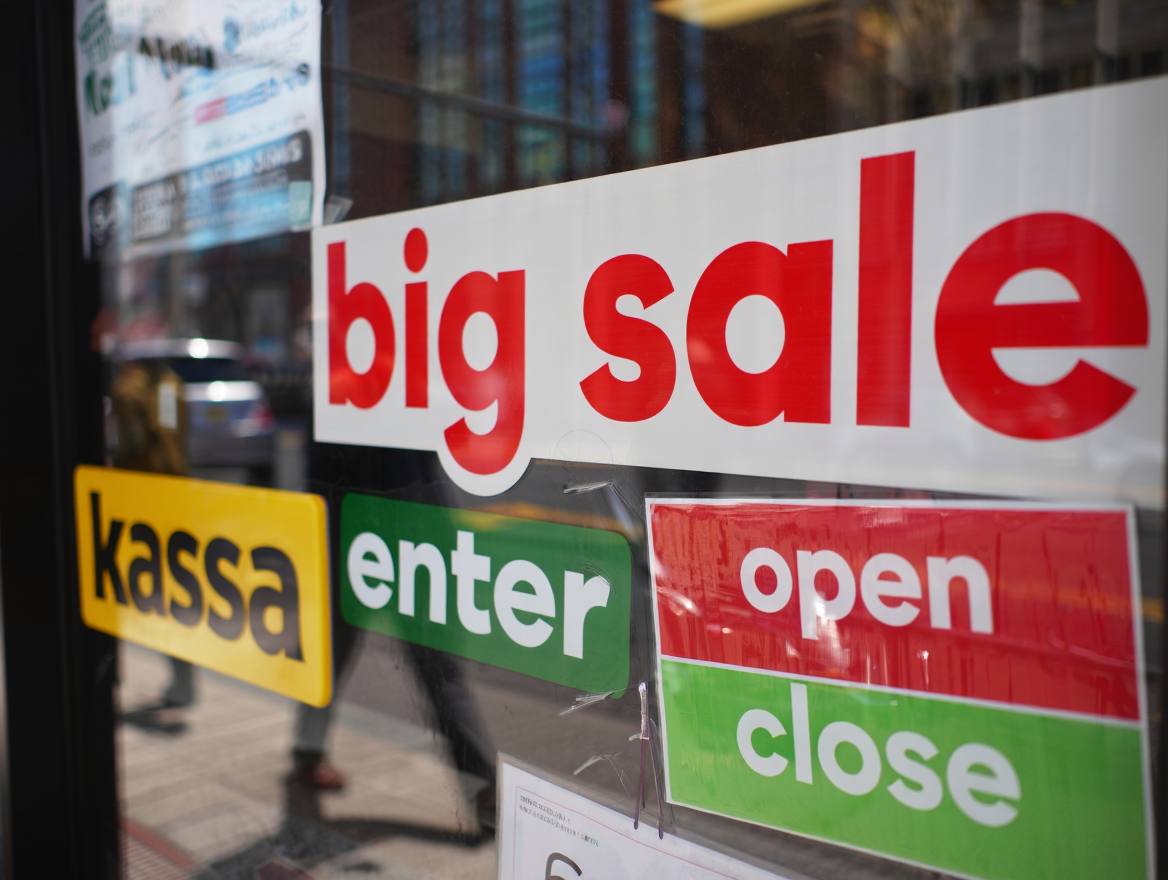 Rusya'da Tüm İşyeri Tabelaları için Zorunlu Rusça Kuralı Geliyor