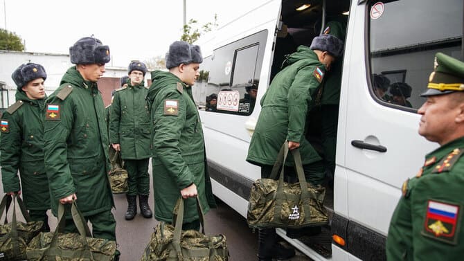 Rusya'da Zorunlu Askerlik Celp Dönemi Bir Yıla Çıkarıldı