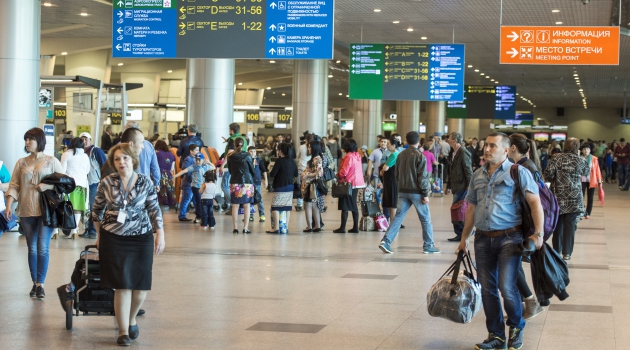 Ruslar, yasağa rağmen Türkiye’ye uçmaktan vazgeçmedi