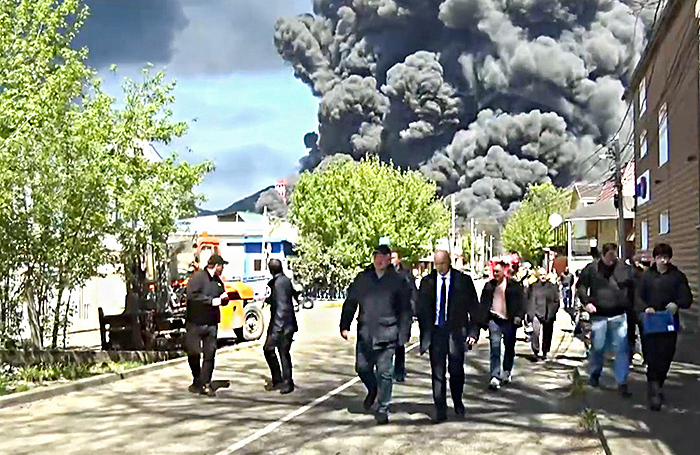Tuapse'de Petrol Deposu Yangını: Bölgesel OHAL İlan Edildi