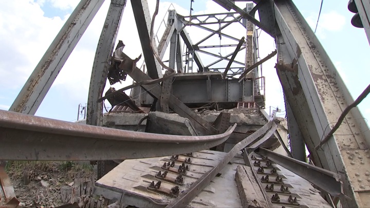 Ukrayna’nın kuzeyden saldırı korkusu; Belarus sınırındaki köprüleri patlattı