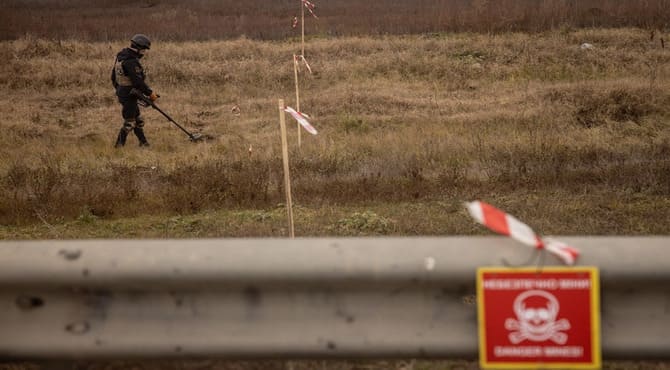 Uluslararası Koalisyon, Ukrayna İçin Yedi Mayın Temizleme Taburu Eğitiyor