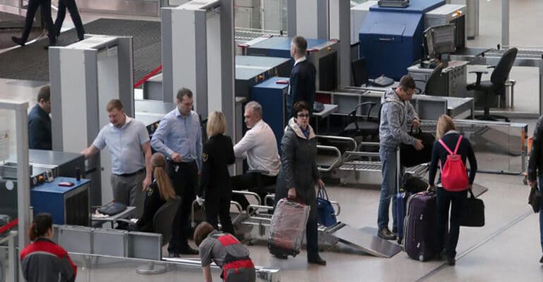 Yurt dışına seyahat edecekler dikkat! Havaalanlarında güvenlik önlemleri artırıldı