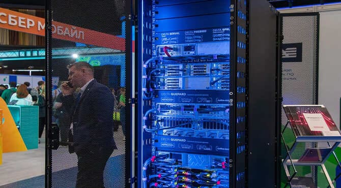 Rusya’da GSM Operatörleri Daha Fazla Kişisel Veriyi Güvenlik Birimlerine Verecek