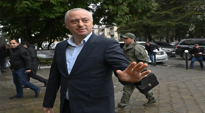 Abhazya’nın Yeni Cumhurbaşkanı Badra Gunba Kimdir?