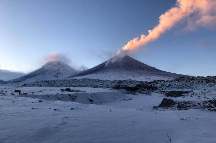 Avrasya'nın en büyük aktif yanardağı lav püskürtmeye başladı