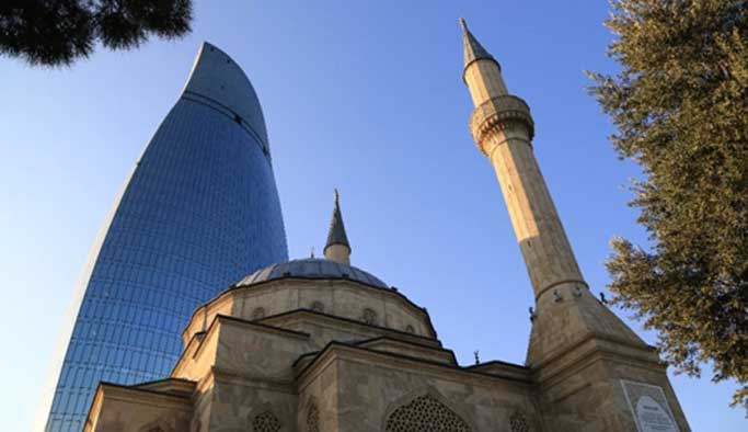 Azerbaycan’da camilerde hoparlörle ezan yasağı